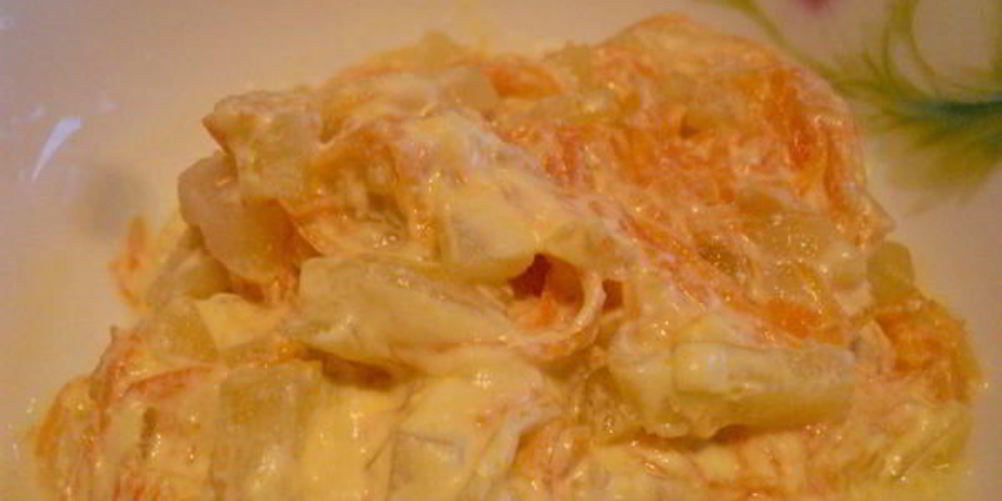 Рецепт кабачка с морковью, тушеный в сметане