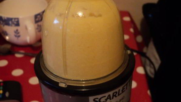 кабачок с морковью, тушеный в сметане