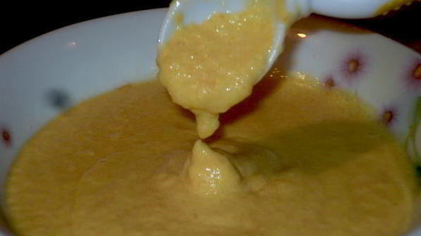 кабачок с морковью, тушеный в сметане