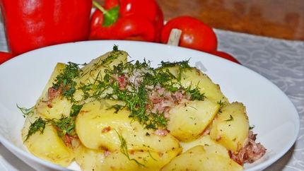 Картошка запеченная с сальтисоном в духовке