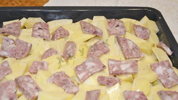 картошка запеченная с сальтисоном в духовке