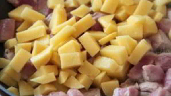 овощи, тушенные со свининой