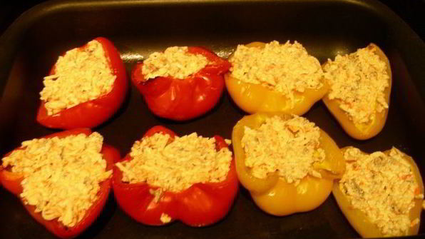 перец, фаршированный крабовым мясом с сыром и сметаной