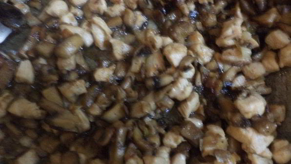 перец, фаршированный рисом, курицей и перчиком чили