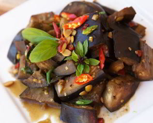 Соленые баклажаны с чесноком