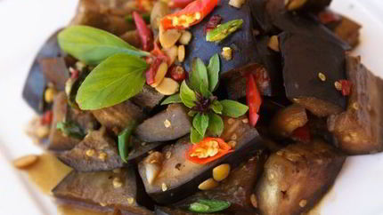 Соленые баклажаны с чесноком