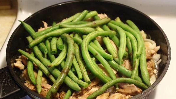 спаржевая фасоль с курицей