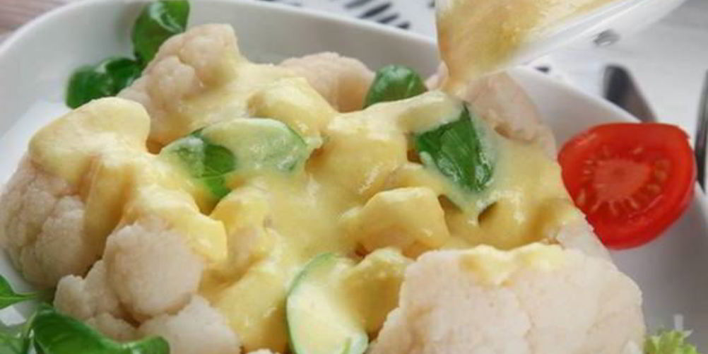 Рецепт цветной капусты с беконом и соусом бешамель в мультиварке