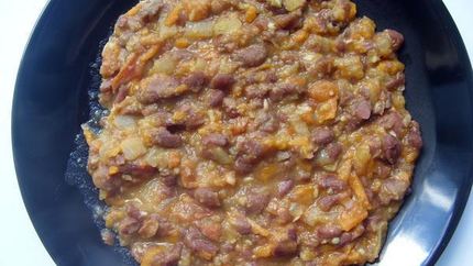 Тушеная красная фасоль