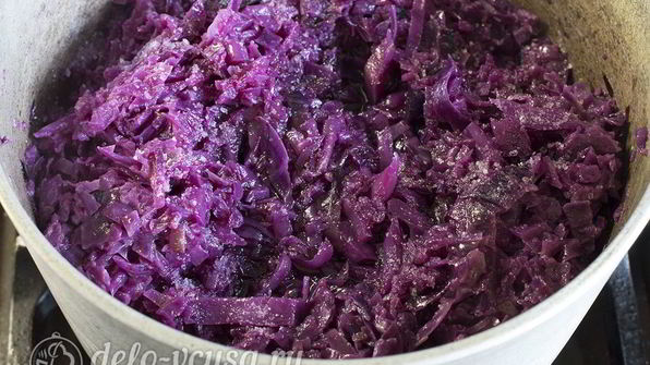 тушеная краснокочанная капуста