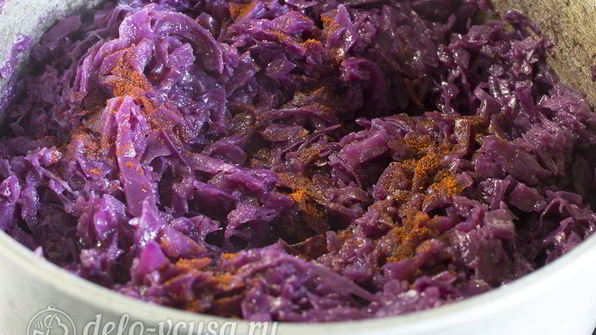 тушеная краснокочанная капуста