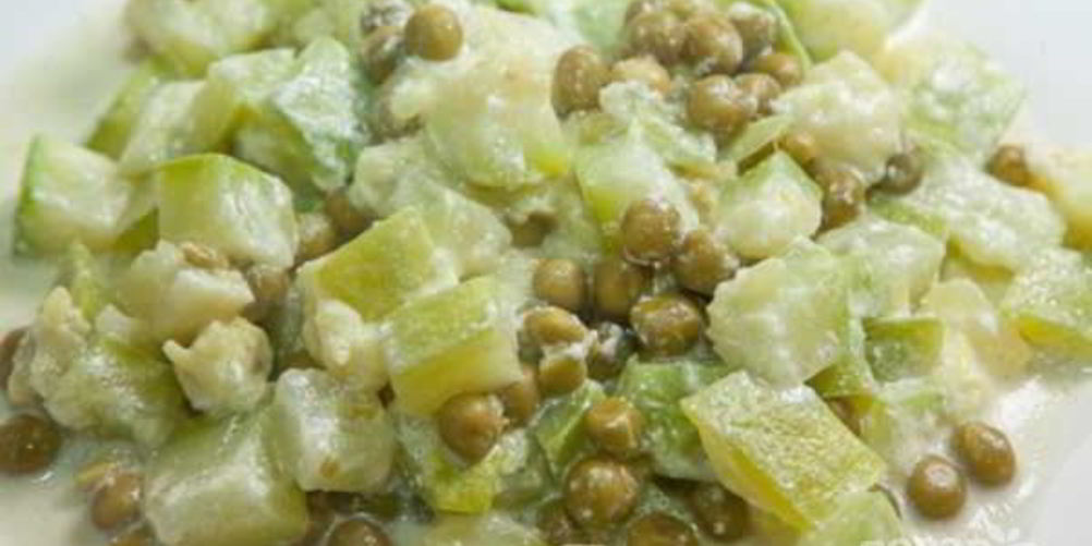 Рецепт тушеных кабачков с зеленым горошком