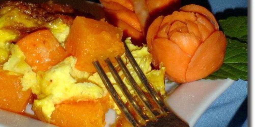 Рецепт тыквы, запеченной с яйцами в горшочках