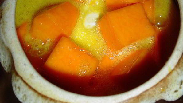 тыква, запеченная с яйцами в горшочках