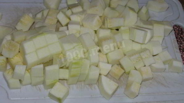 вегетарианские тушеные кабачки и помидоры в мультиварке