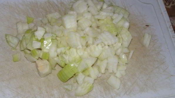 вегетарианские тушеные кабачки и помидоры в мультиварке