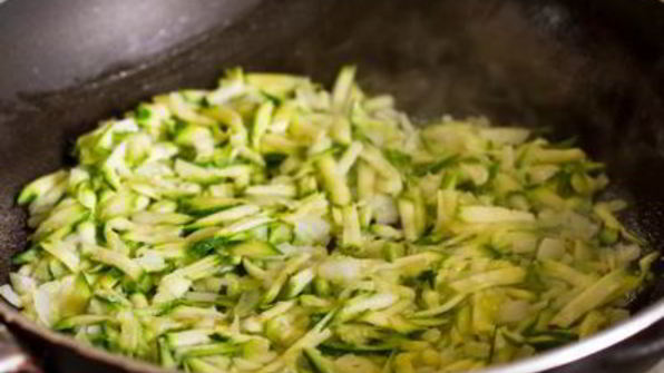 запеченный сладкий перец с мясом и овощами