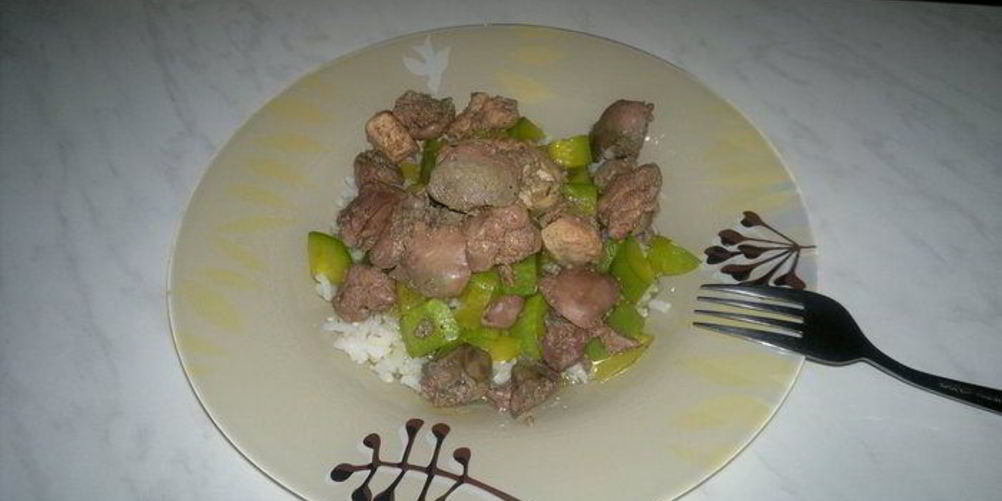 Рецепт куриной печени, грудки с кабачком, луком и белым рисом
