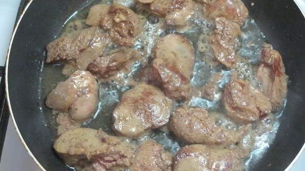 куриная печень со сливочно-горчичным соусом