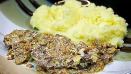 Куриная печень со сметаной