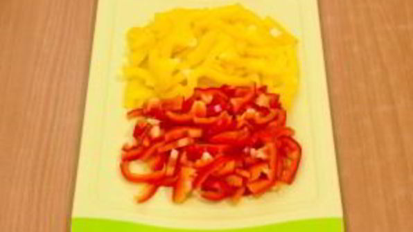 куриная печень, жаренная с луком и болгарским перцем