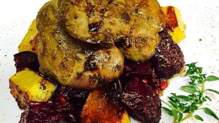 Печень куриная с овощами, под ароматными травами