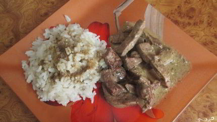 Печень, тушенная в соусе