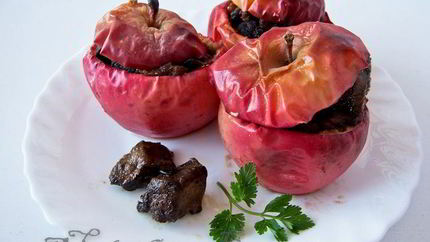 Печень в яблоке