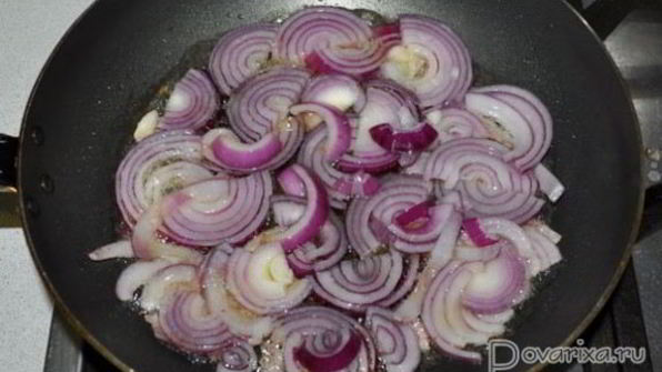 жареная печень по-венециански