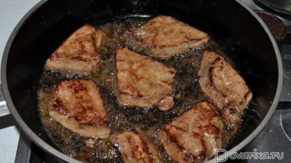 жареная печень по-венециански