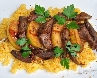 Жареная печень с яблоками