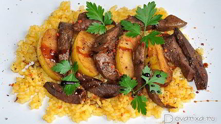 Жареная печень с яблоками