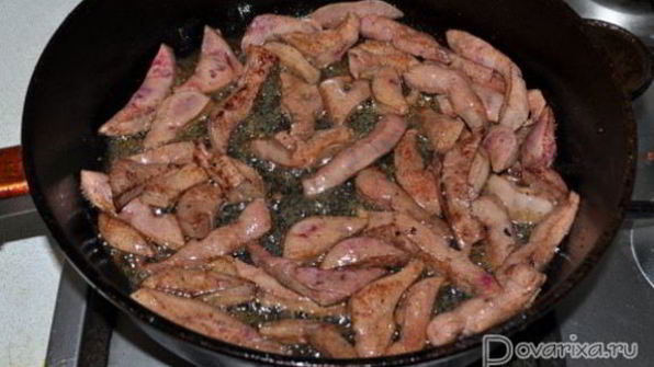 жареная печень с яблоками