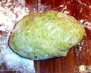 Ароматное зеленое пельменное тесто