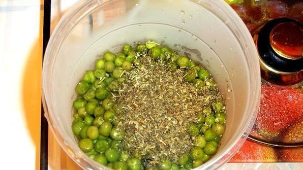 ароматное зеленое пельменное тесто