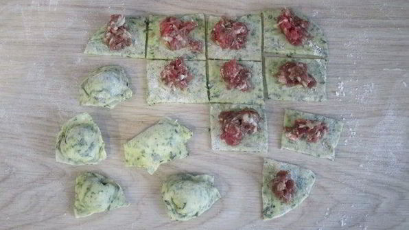 пельмени разноцветные