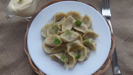 Пельмени с гусем, гречкой и овощами