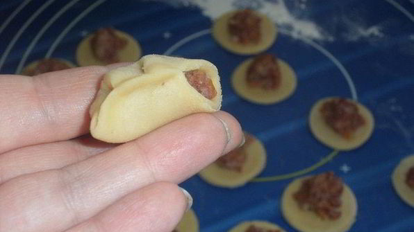 пельмени с гусем, гречкой и овощами