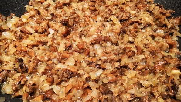 пельмени с рыбой и белыми грибами