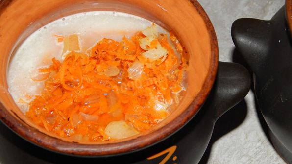 пельмени в сметане в горшочке