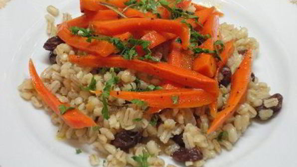 глазированная морковь с пилавом из перловки