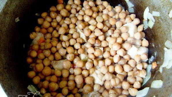 ивитма палов — плов с нутом