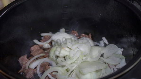 плов из перловки в мультиварке с мясом