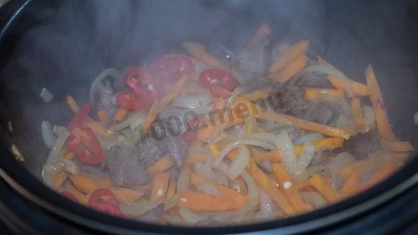 плов из перловки в мультиварке с мясом