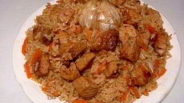 плов из пропаренного риса со свининой