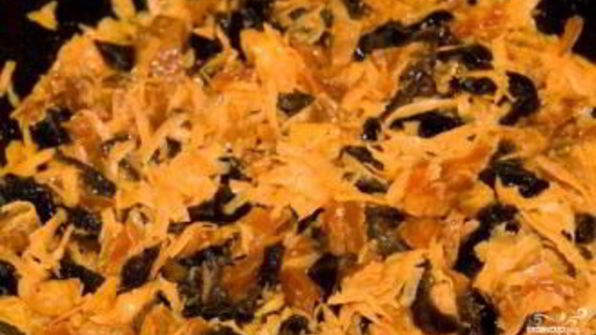 плов с черносливом и курагой