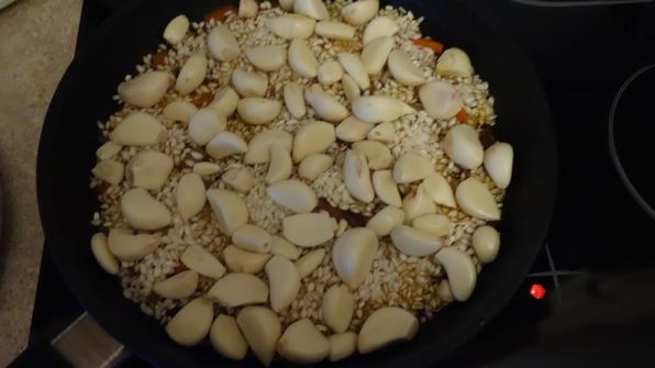 плов с чесноком