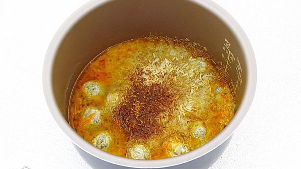плов с фрикадельками в мультиварке