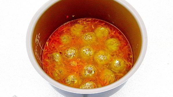 плов с фрикадельками в мультиварке