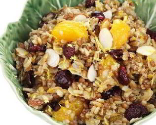 Плов с фруктами и орехами